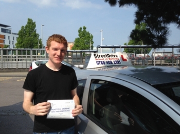 I took a semi-intensive course of 20 hours, over 6 sessions, after several months of weekly lessons with another instructor.



I was able to book both the driving lessons and the practical test through StreetDrive, which was very helpful.



