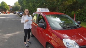 Henrietta got her driving licence on the 1st attempt with 0 faults!